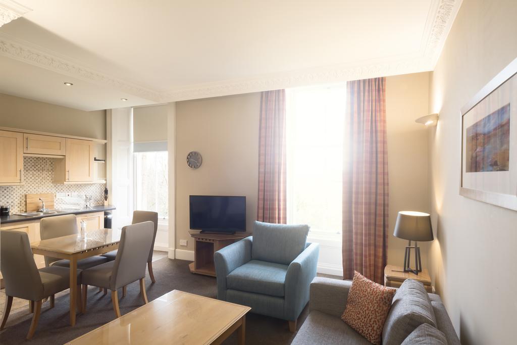 Fountain Court Apartments - Royal Garden Эдинбург Номер фото